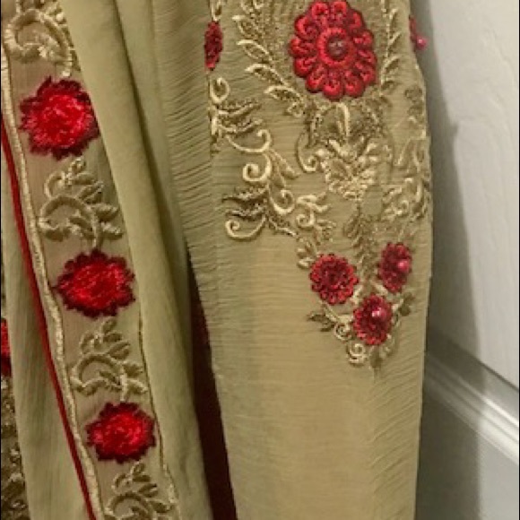 Cream color georgette dress with red work - Picture 3 of 5